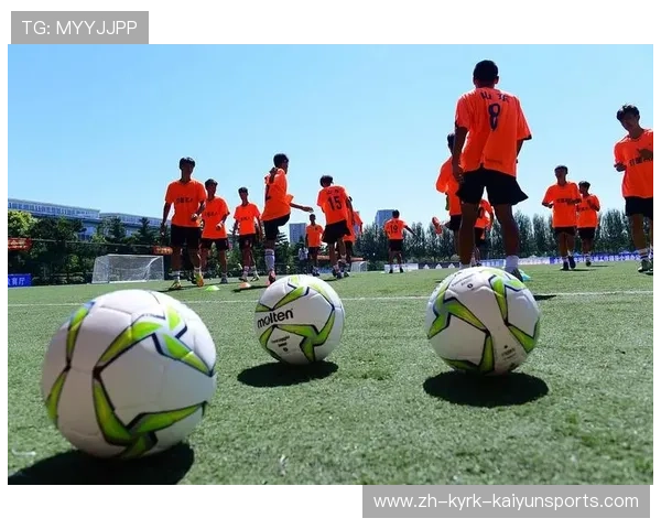 足球比赛中的团队协作与个人突破 足球比赛中的团队协作与个人突破